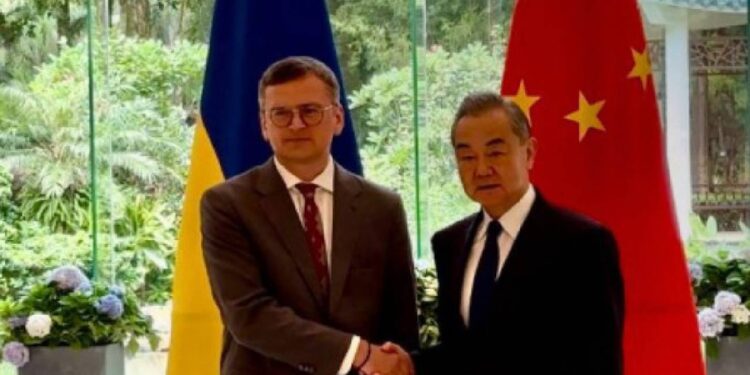 Dönüp dolaşıp Çin'e giden Ukrayna Dışişleri Bakanı: Rusya'yla müzakereye hazırız