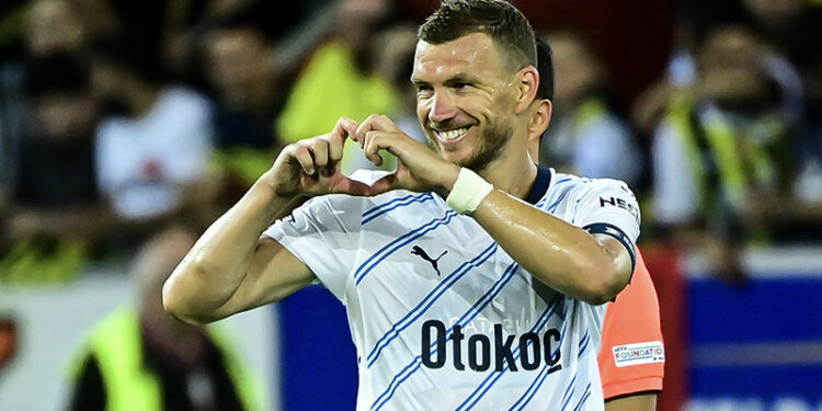 Edin Dzeko, Mourinho hakkında konuştu: Çok büyük bir karakter