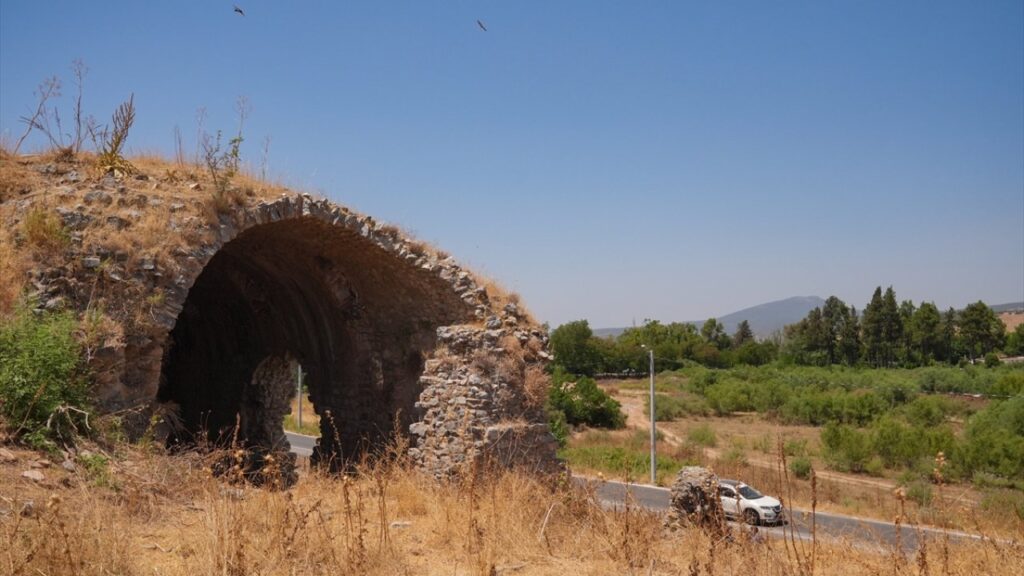 Efes'in kayıp kapısı 'Koressos' gün yüzüne çıkarıldı