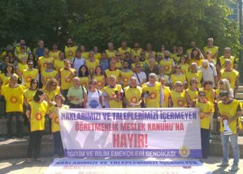 Eğitim-Sen’in eylem nöbeti 10. gününde; "Gerici, ırkçı eğitime hayır; yasa yapılacaksa öğretmenlerle yapılmalı"
