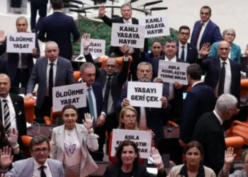 Ellerini Ölüm İçin Kaldırdılar! 'Kanlı Yasa' AKP ve MHP'nin Oylarıyla Meclis'ten Geçti