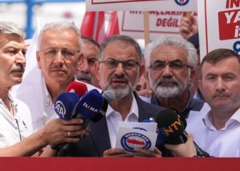 Emekli Memur-Sen üyelerinden enflasyon verileri protestosu