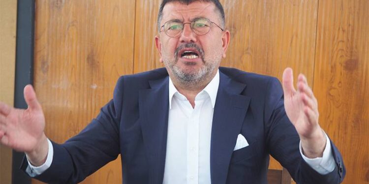 Emekliye 2 bin 500 TL zam verenler tuvaletlerine, keneflerine 24 milyon lira yatırım yapıyorlar