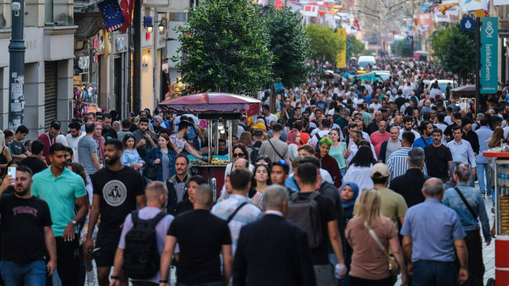 En Kalabalık Ülkeler Belli Oldu: Türkiye'nin Sıralaması Dikkat Çekti