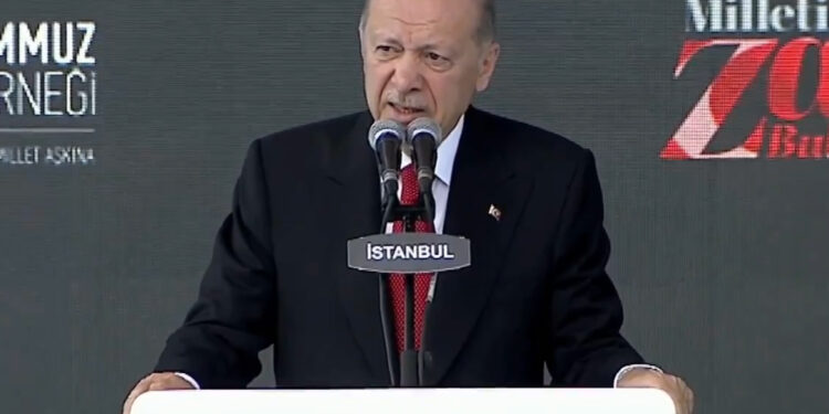 Erdoğan, 15 Temmuz’un tiyatro olmadığını iddia etti: ‘Danışıklı dövüş’ diyenleri affetmeyeceğiz