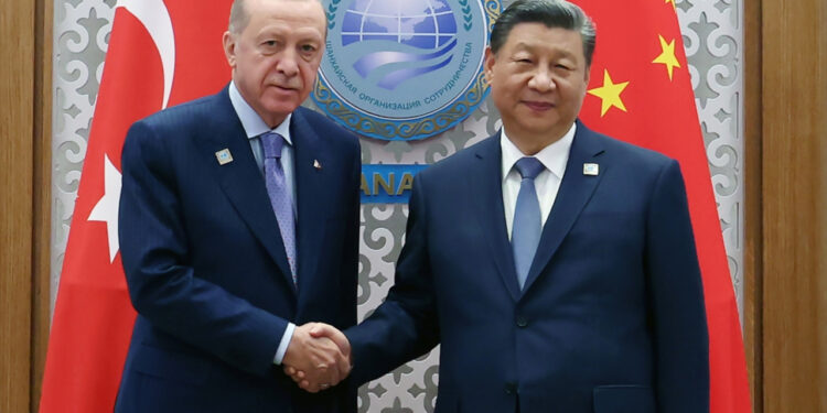 Erdoğan, Şanghay'da Şi ile görüştü: 'Türkiye-Çin ilişkilerinin geliştirilmesi iki ülkeye de kazandırır'