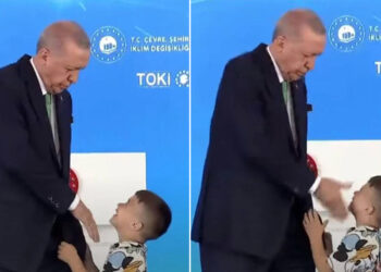 Erdoğan elini öpmeyen çocuğa tokat attı