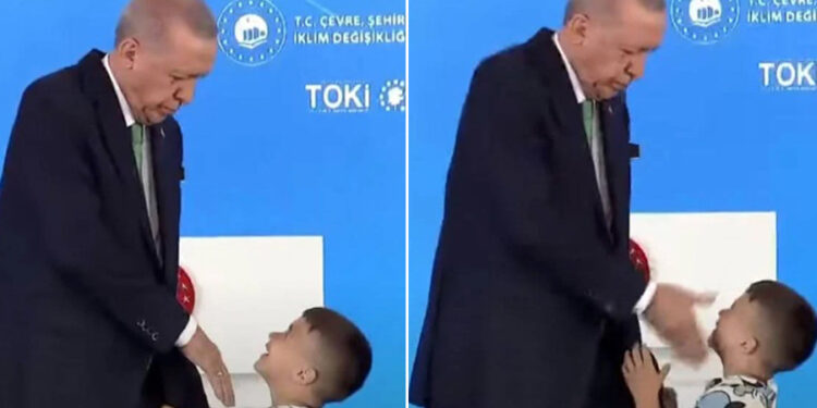 Erdoğan elini öpmeyen çocuğa tokat attı