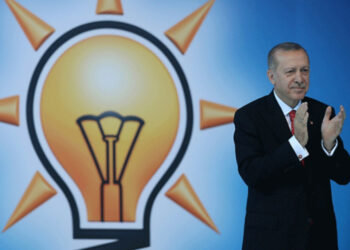 Erdoğan'dan AKP'ye Katılmak İsteyen Vekillere Engel: Transferler Durduruldu