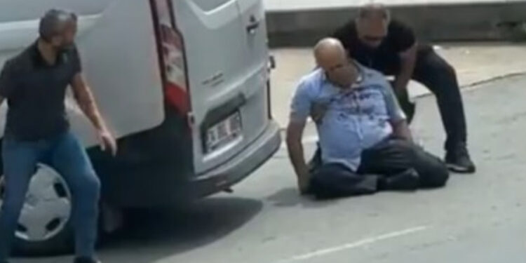 Eski AKP’li başkan sokak ortasında öldürüldü