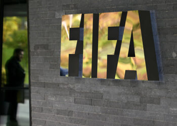 FIFA, İsrail'in uluslararası futboldan men edilmesi kararının alınmasını erteledi