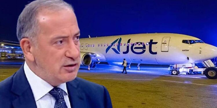 Fatih Altaylı'dan AJet'te bakan eşi için yolcunun biletinin iptal edildiği ve domuz eti iddiası