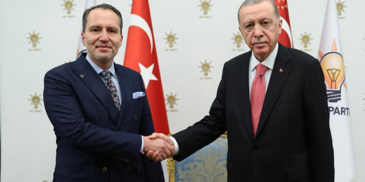 Fatih Erbakan'dan Erdoğan'ın Sözlerine Tepki: 'Nazik Ol, Bizim Oylarımızla Cumhurbaşkanı Oldun'