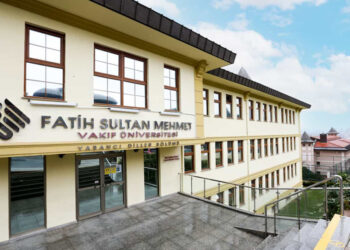 Fatih Sultan Mehmet Vakıf Üniversitesi ekonomik krizin faturasını öğrencilere kesti: Yüzde 155 zam