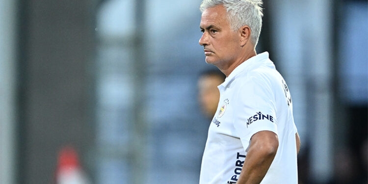 Fenerbahçe, Lugano maçı kadrosunu UEFA'ya bildirdi