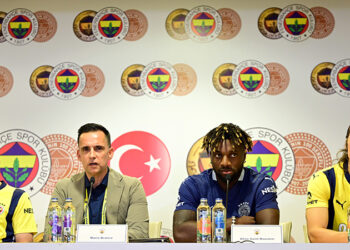 Fenerbahçe'de, 7 isim için imza töreni düzenlendi