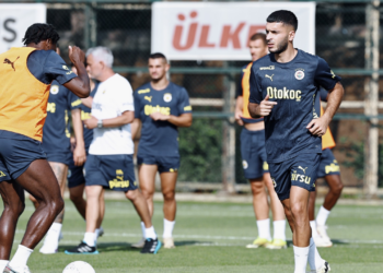 Fenerbahçe'de Yeni Transfer İlk Antrenmanına Çıktı