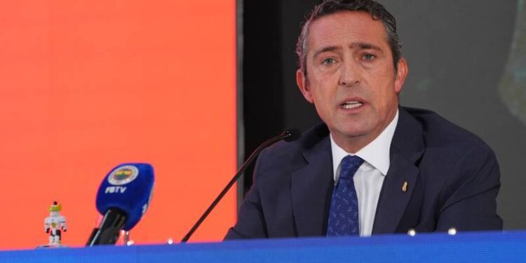 Fenerbahçe’yi yıkmak için ellerinden geleni yapan adayların ikisine de oy vermeyerek onları protesto etmenizi bekliyoruz