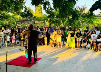 Festivalde çocuk etkinliği ve tiyatro gösterimi