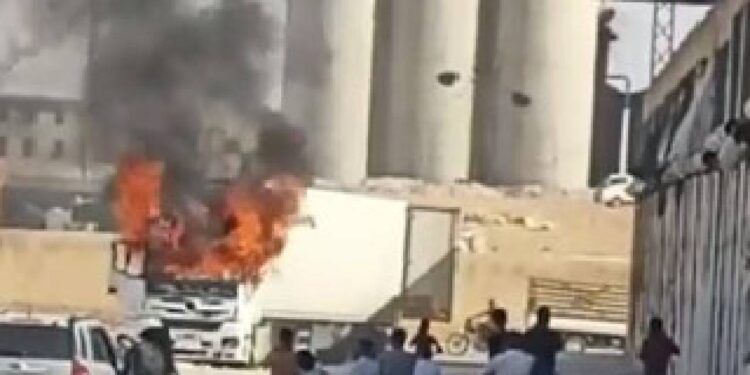 Fırat Kalkanı bölgesinde Türkiye'ye karşı protestolar çatışmaya dönüştü