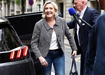 Fransa'da Le Pen hakkında seçim kampanyasını yasadışı finanse etme şüphesiyle önsoruşturma
