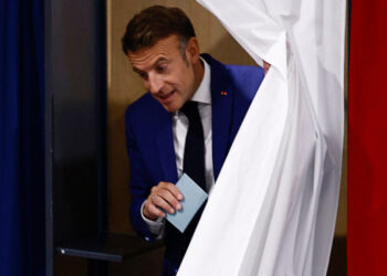 Fransa'da Macron'un kumarı: Erken genel seçimlerin ilk turunda aşırı sağcılar farklı önde