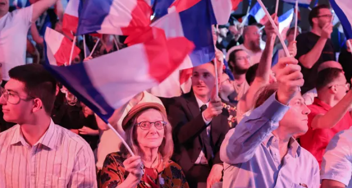 Fransızlar aşırı sağ korkusundan sandığa koştu, rekor katılım gerçekleşti