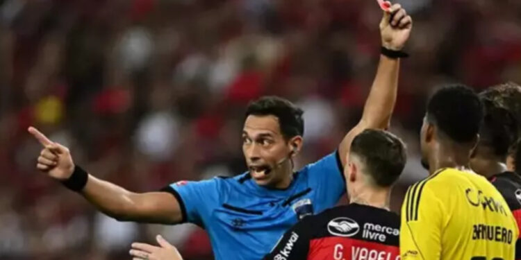 Futbol Tarihinde İlk! 'Dünyanın En Tuhaf Penaltısı'