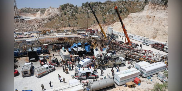 Gabar’da sondaj kulesi devrildi; enkaz altındaki 3 işçiden 2’si kurtarıldı, 1 mühendis yaşamını yitirdi