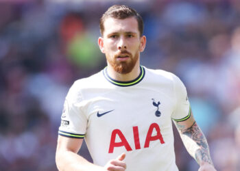 Galatasaray, yıldız futbolcunun transferi için ısrarlı!