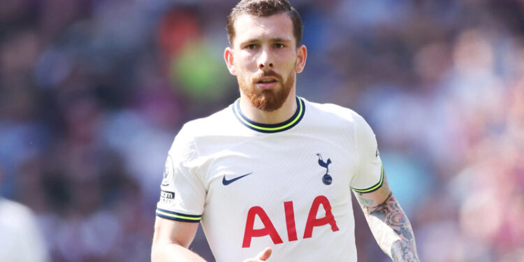 Galatasaray, yıldız futbolcunun transferi için ısrarlı!