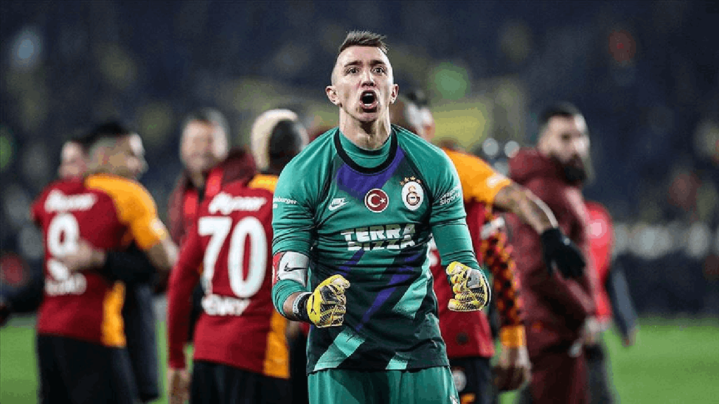 Galatasaray'dan Duygusal Muslera Paylaşımı