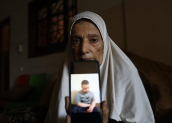 Gazze'de İsrail güçlerinin bastığı evde polis köpeği, down sendromlu genci öldürdü