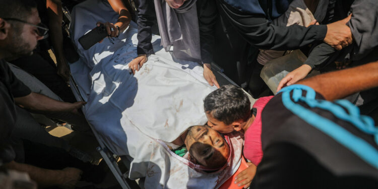 Gazze'de can kaybı 38 bin 584'e yükseldi