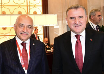 Gençlik ve Spor Bakanı Osman Aşkın Bak, TFF seçimlerine müdahale etti