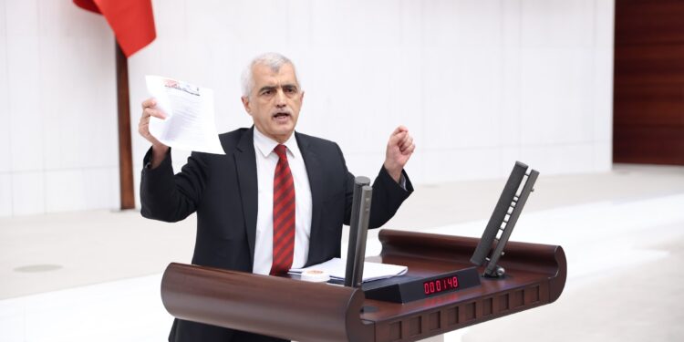 Gergerlioğlu yine ezber bozdu: Akın Öztürk’ün darbeyle filan alakası yok!