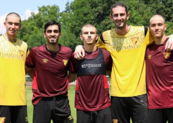 Göztepe'de İki Giden Bir Gelen