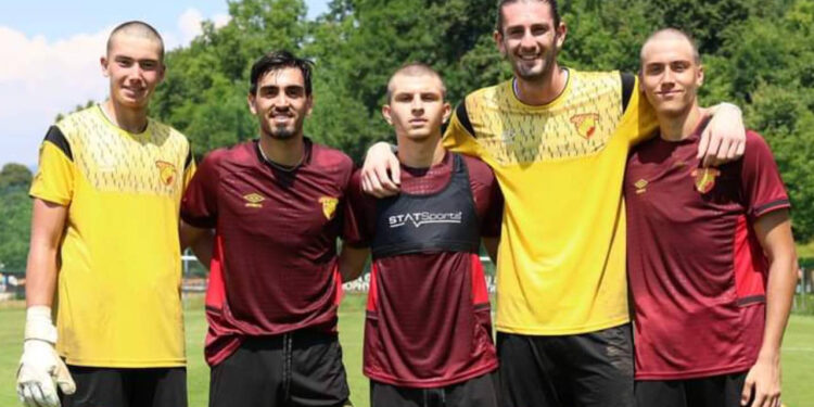 Göztepe'de İki Giden Bir Gelen