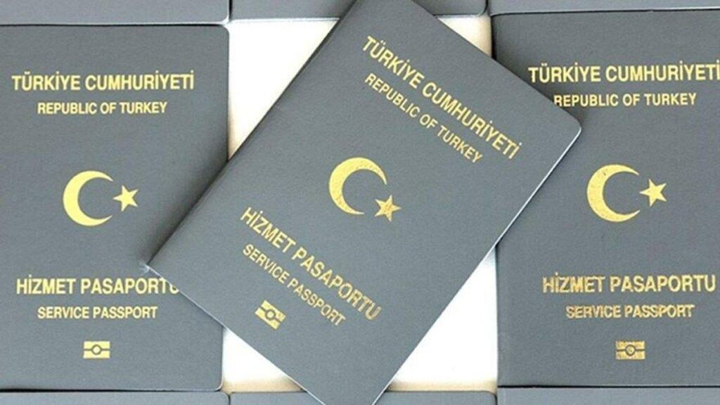 Gri pasaportla insan kaçakçılığı skandalını ortaya çıkaran memur görevden atıldı