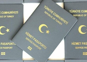 Gri pasaportla insan kaçakçılığı skandalını ortaya çıkaran memur görevden atıldı