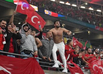 Gülse Birsel bile koşa koşa maçı izlemeye eve gidiyordu