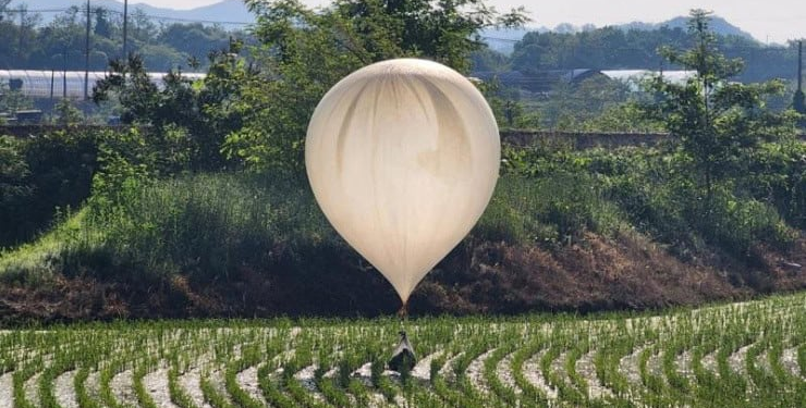 Güney Kore Cumhurbaşkanlığı Ofisi’ne düştü
