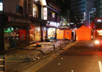 Güney Kore'de kontrolünü kaybeden araç yayaların arasına daldı: 9 kişi hayatını kaybetti