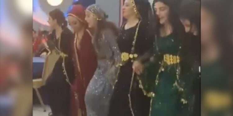 Halay çekmek ‘örgüt propagandası’ oldu: 4 kadın tutuklandı