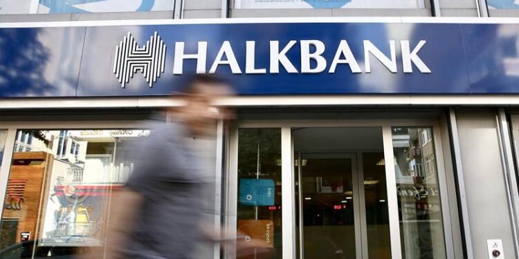 Halk Bank'tan açıklama: Suç örgütlerine kredi kullandırtmadık