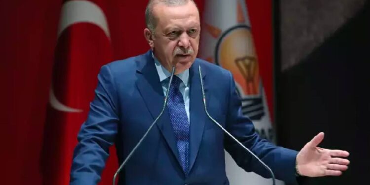 Havayollarındaki rötarlara ilişkin Erdoğan'dan talimat: Bu işi çözün, sorumluları hesaba çekin