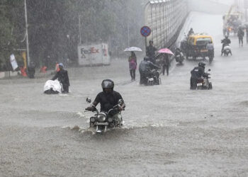 Hindistan'da Şiddetli Yağışlar 56 Can Aldı