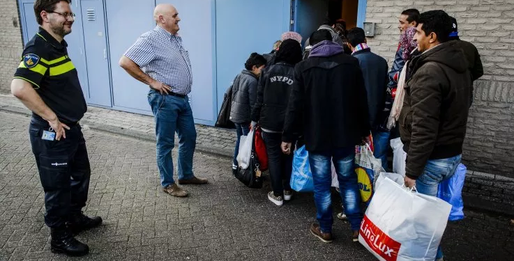 Hollanda ‘suçlu göçmenler’in sınırdışı edilmesini yasallaştırdı