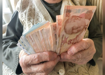Hükümet, emeklilere 2 bin 500 liralık zammı yapmamak için bin dereden su getiriyor
