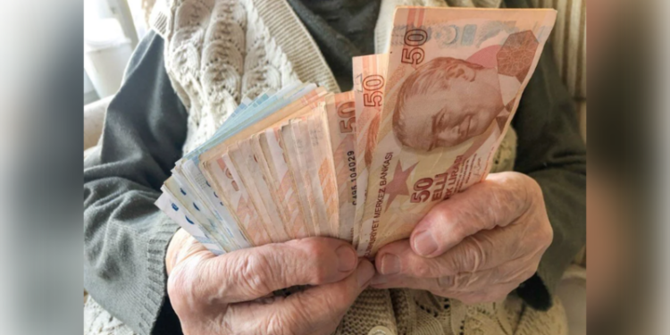 Hükümet, emeklilere 2 bin 500 liralık zammı yapmamak için bin dereden su getiriyor